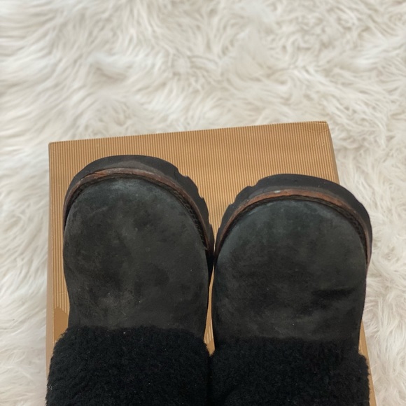 UGG Australia - Picture 6 of 11